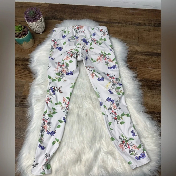 Athleta contender blossom 7/8 tight leggings - Picture 5 of 8